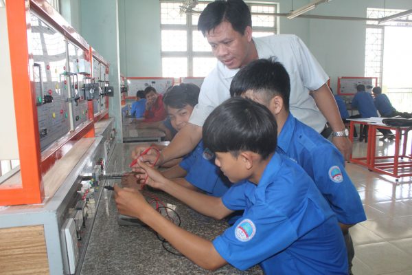 LỚP ĐIỆN CÔNG NGHIỆP